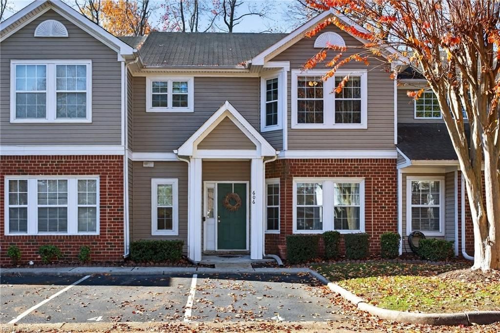 Photo of 606 Station Square Lane, Chesapeake, VA 23320 (MLS # 10611566)