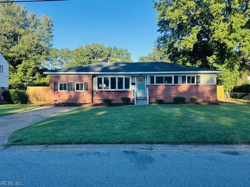 Photo of 5556 Bayberry Drive, Norfolk, VA 23502 (MLS # 10606350)