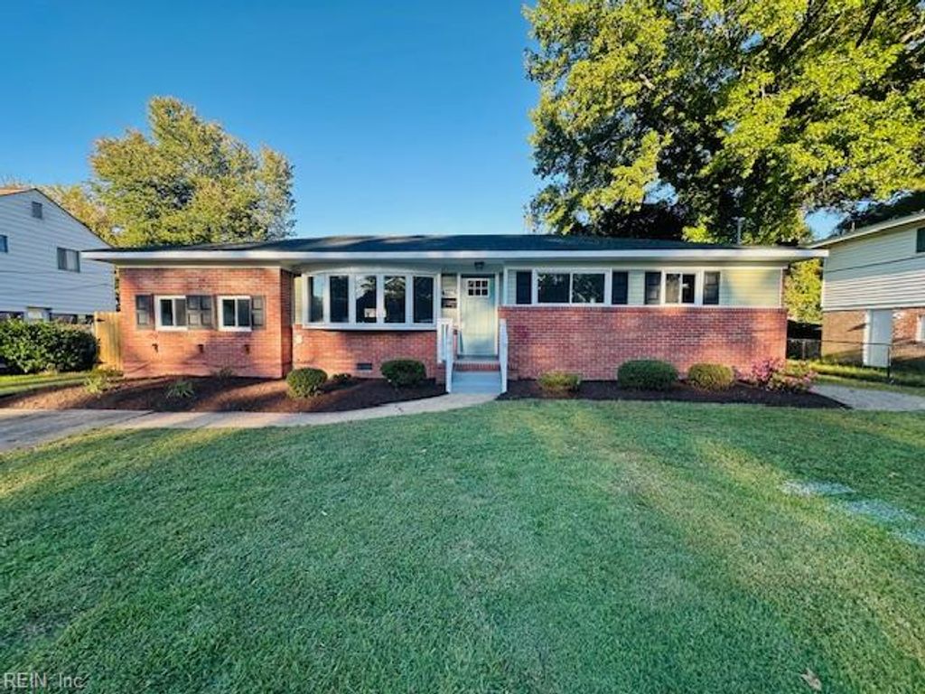 Photo of 5556 Bayberry Drive, Norfolk, VA 23502 (MLS # 10606350)