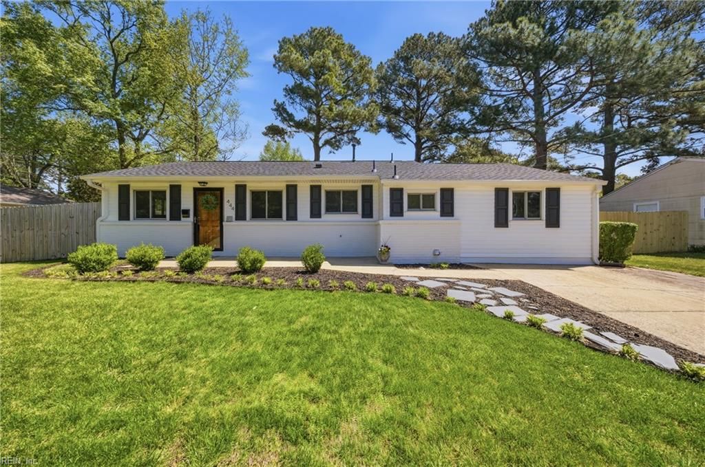 Photo of 444 Bamboo Lane, Virginia Beach, VA 23452 (MLS # 10628958)