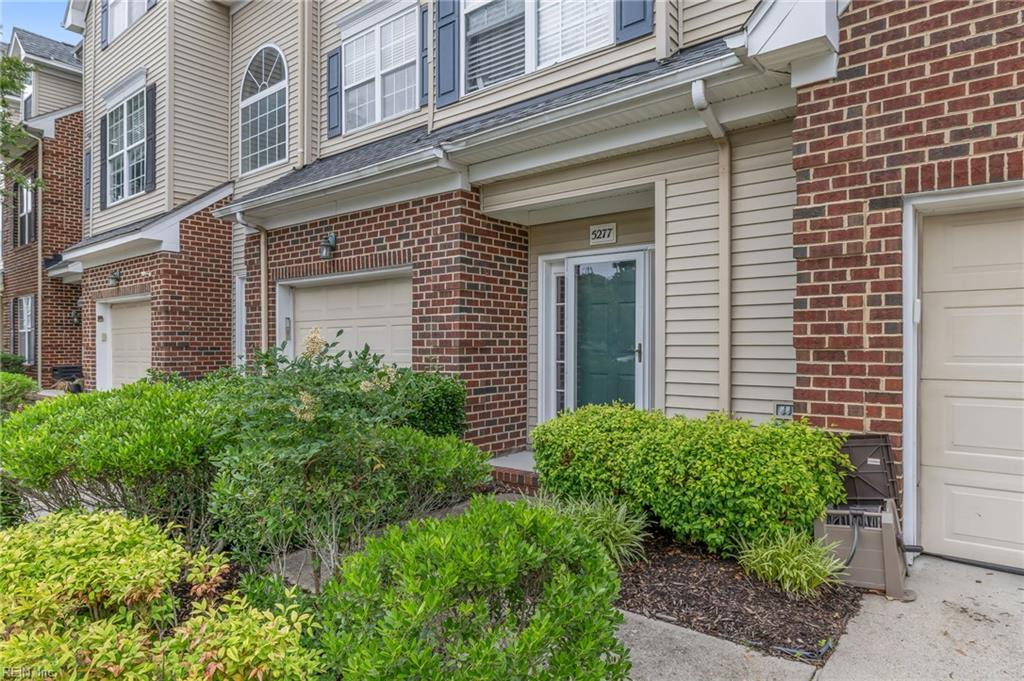 Photo of 5277 Summer Crescent, Virginia Beach, VA 23462 (MLS # 10646931)
