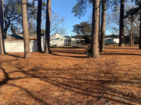 Photo of 116 Latham Drive, Newport News, VA 23605 (MLS # 10616972)