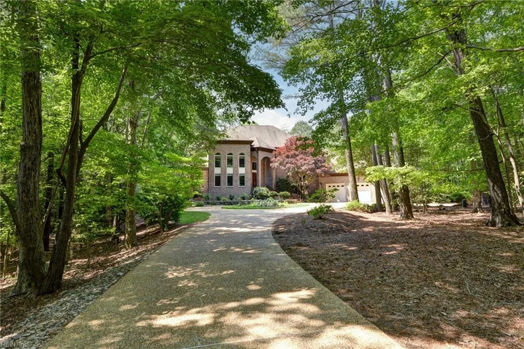 Williamsburg, Virginia 23185, United States, 5 Bedrooms Bedrooms, ,6 BathroomsBathrooms,Residential,Active,86849