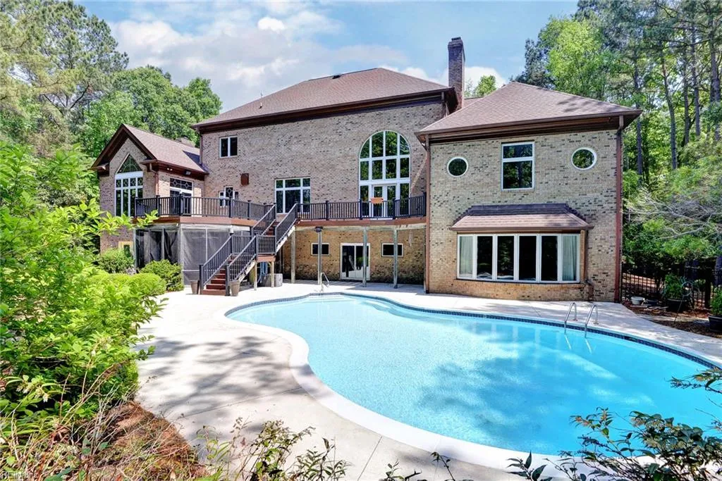 Williamsburg, Virginia 23185, United States, 5 Bedrooms Bedrooms, ,6 BathroomsBathrooms,Residential,Active,86849