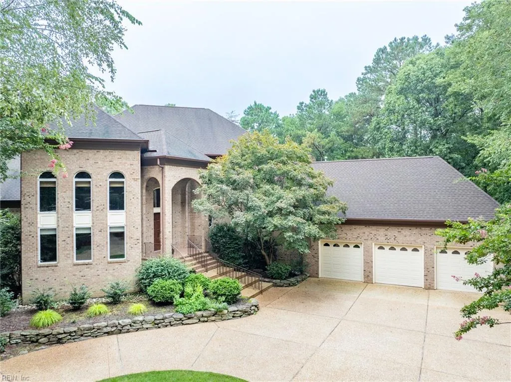 Williamsburg, Virginia 23185, United States, 5 Bedrooms Bedrooms, ,6 BathroomsBathrooms,Residential,Active,86849