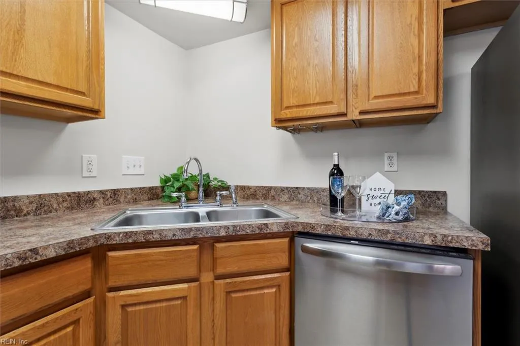 Virginia Beach, Virginia 23451, United States, 2 Bedrooms Bedrooms, ,2 BathroomsBathrooms,Residential,Active,97598