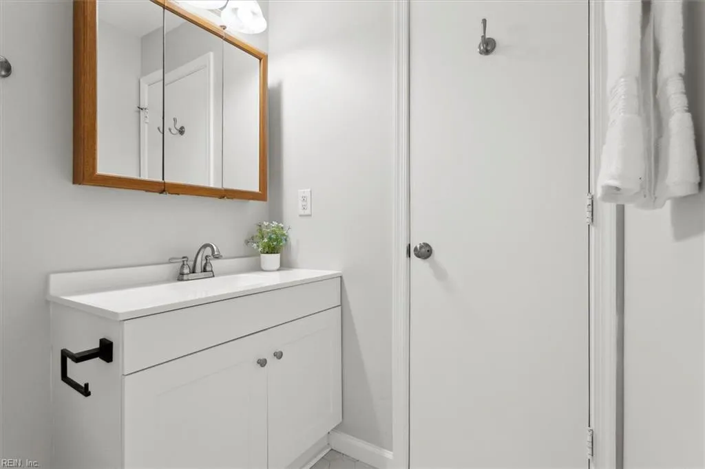 Virginia Beach, Virginia 23451, United States, 2 Bedrooms Bedrooms, ,2 BathroomsBathrooms,Residential,Active,97598