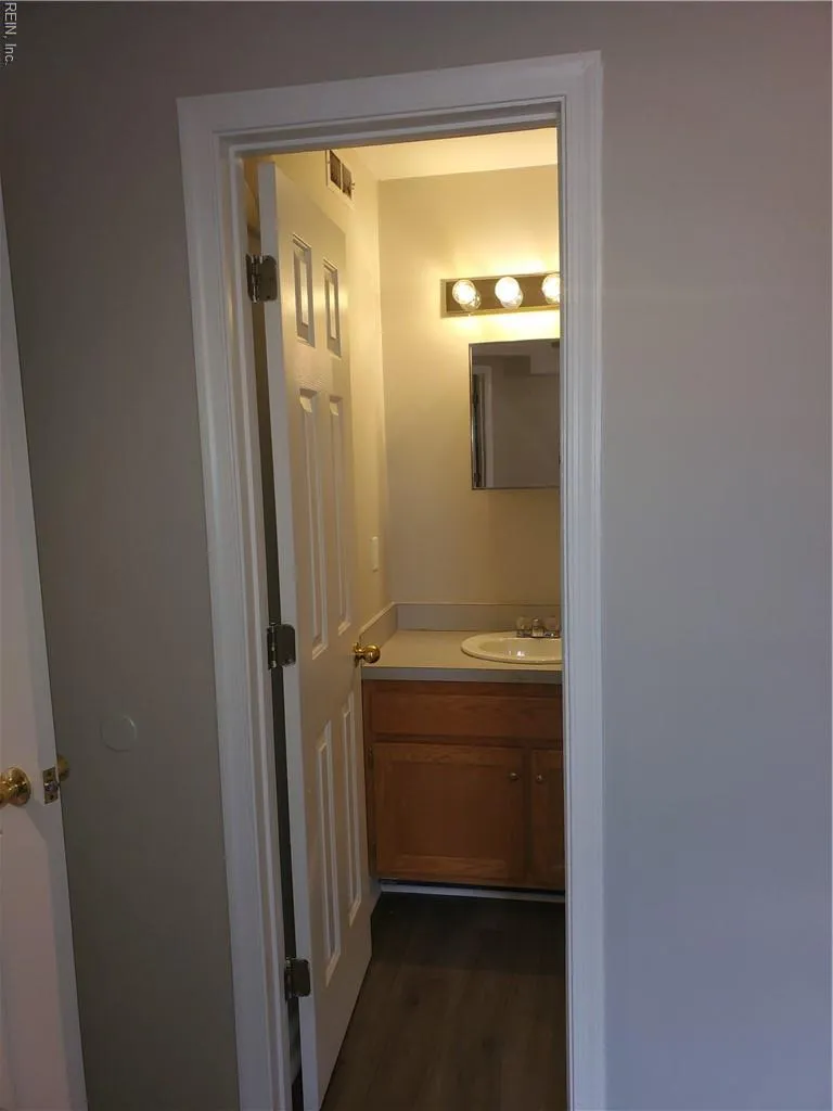 Norfolk, Virginia 23513, United States, 3 Bedrooms Bedrooms, ,2 BathroomsBathrooms,Residential,Active,92878