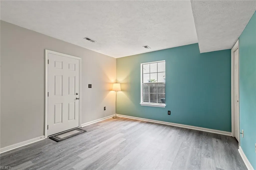 Hampton, Virginia 23664, United States, 3 Bedrooms Bedrooms, ,2 BathroomsBathrooms,Residential,Active,224895