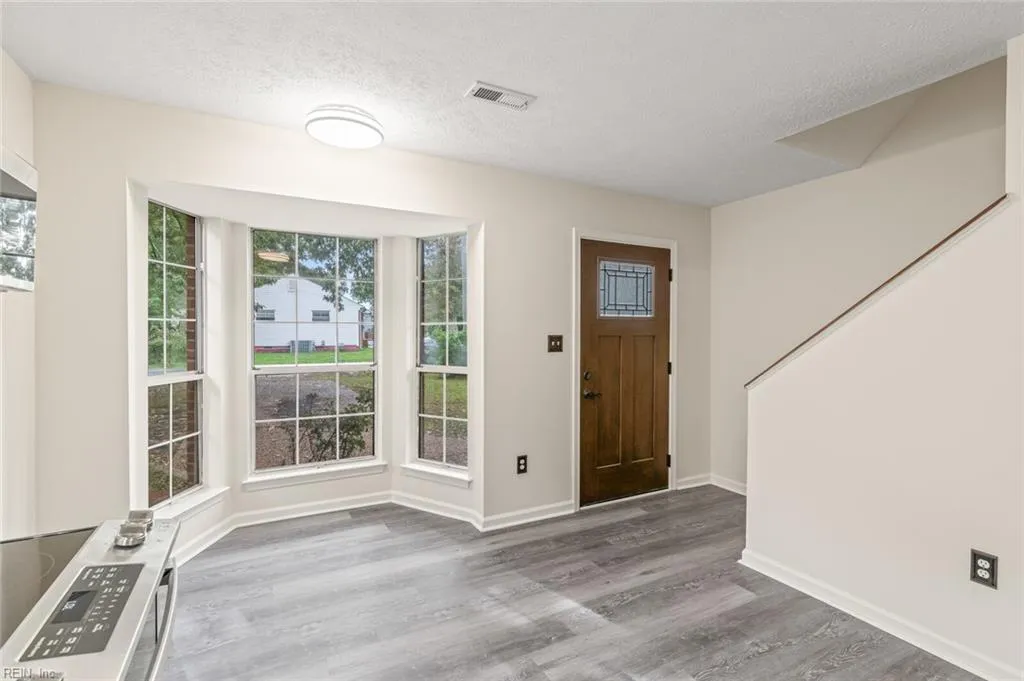 Hampton, Virginia 23664, United States, 3 Bedrooms Bedrooms, ,2 BathroomsBathrooms,Residential,Active,224895