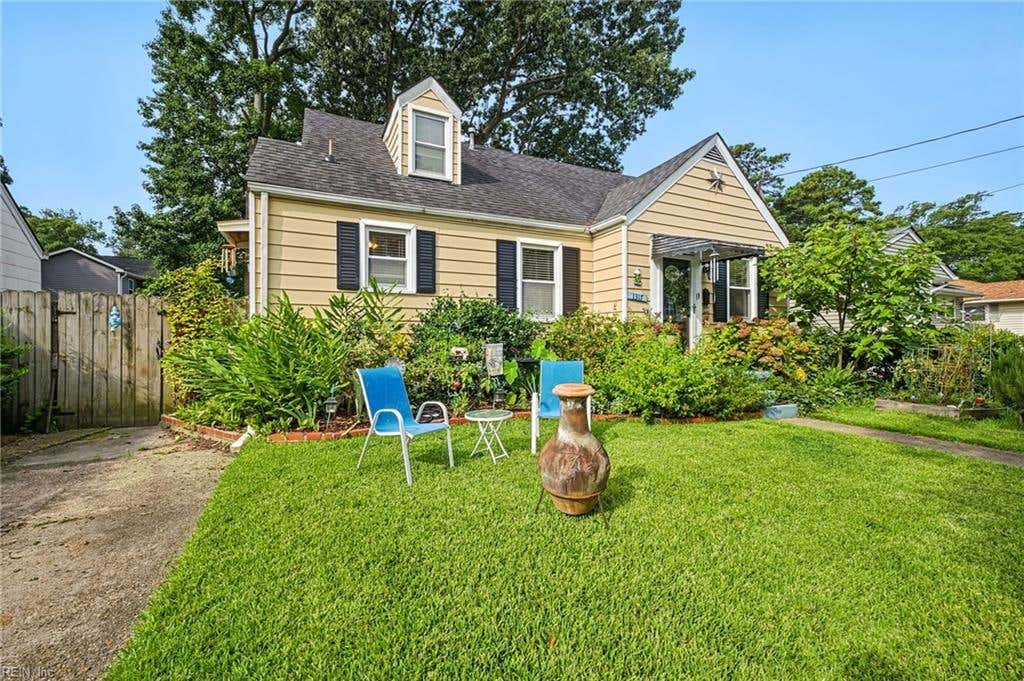 Photo of 1317 Maplewood Avenue, Norfolk, VA 23503 (MLS # 10649926)