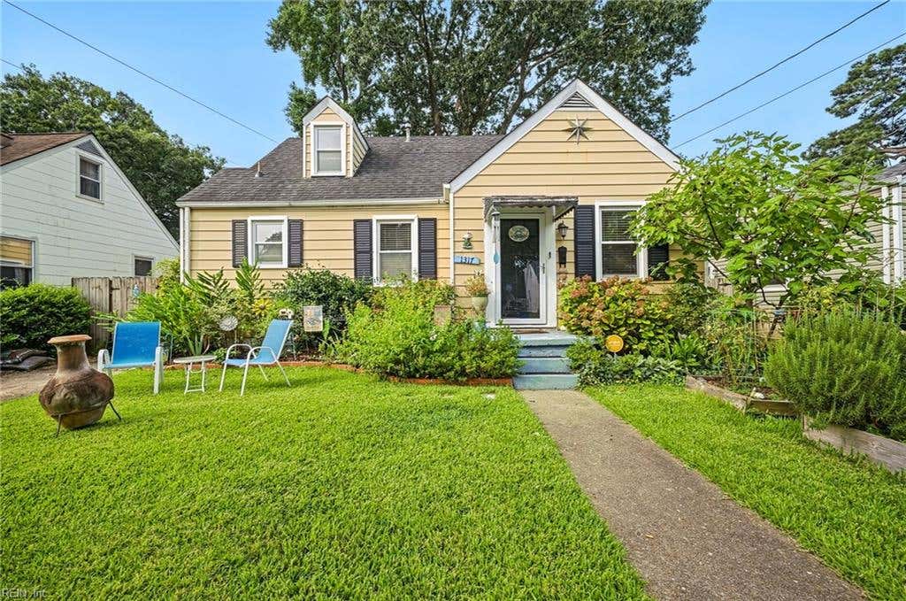 Photo of 1317 Maplewood Avenue, Norfolk, VA 23503 (MLS # 10649926)