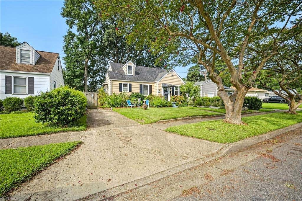 Photo of 1317 Maplewood Avenue, Norfolk, VA 23503 (MLS # 10649926)