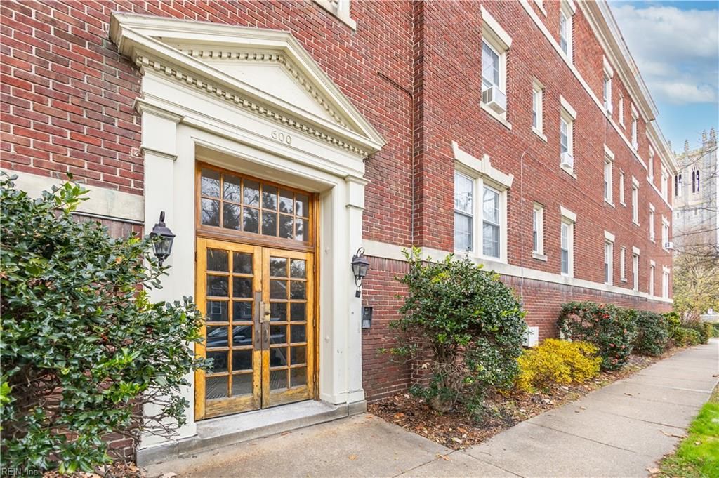 Photo of 600 W Olney Road #202, Norfolk, VA 23507 (MLS # 10613027)