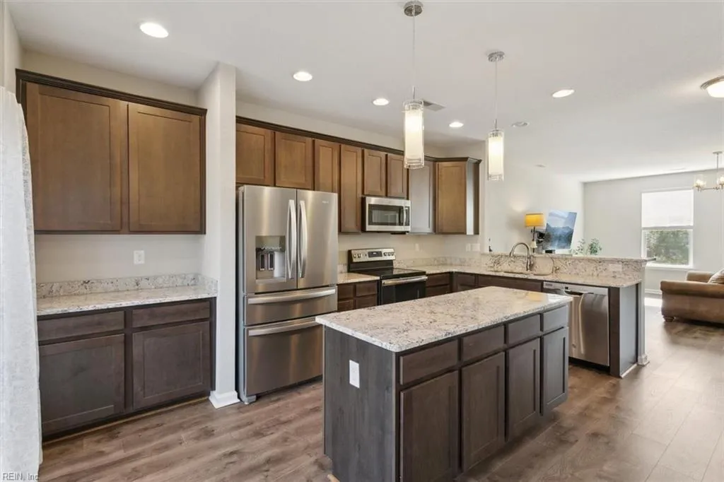 Williamsburg, Virginia 23188, United States, 4 Bedrooms Bedrooms, ,4 BathroomsBathrooms,Residential,Active,76777