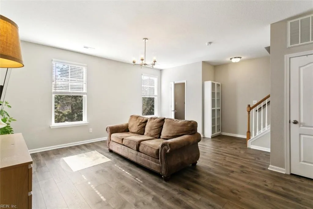 Williamsburg, Virginia 23188, United States, 4 Bedrooms Bedrooms, ,4 BathroomsBathrooms,Residential,Active,76777