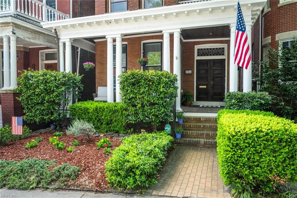 Photo of 715 Colonial Avenue, Norfolk, VA 23507 (MLS # 10629869)