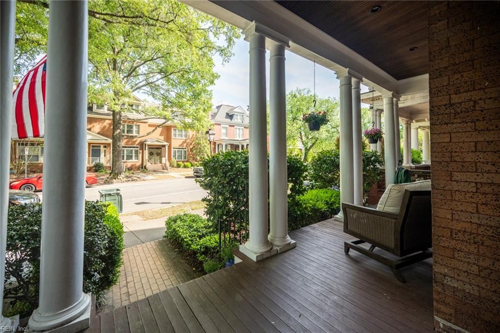 Photo of 715 Colonial Avenue, Norfolk, VA 23507 (MLS # 10629869)