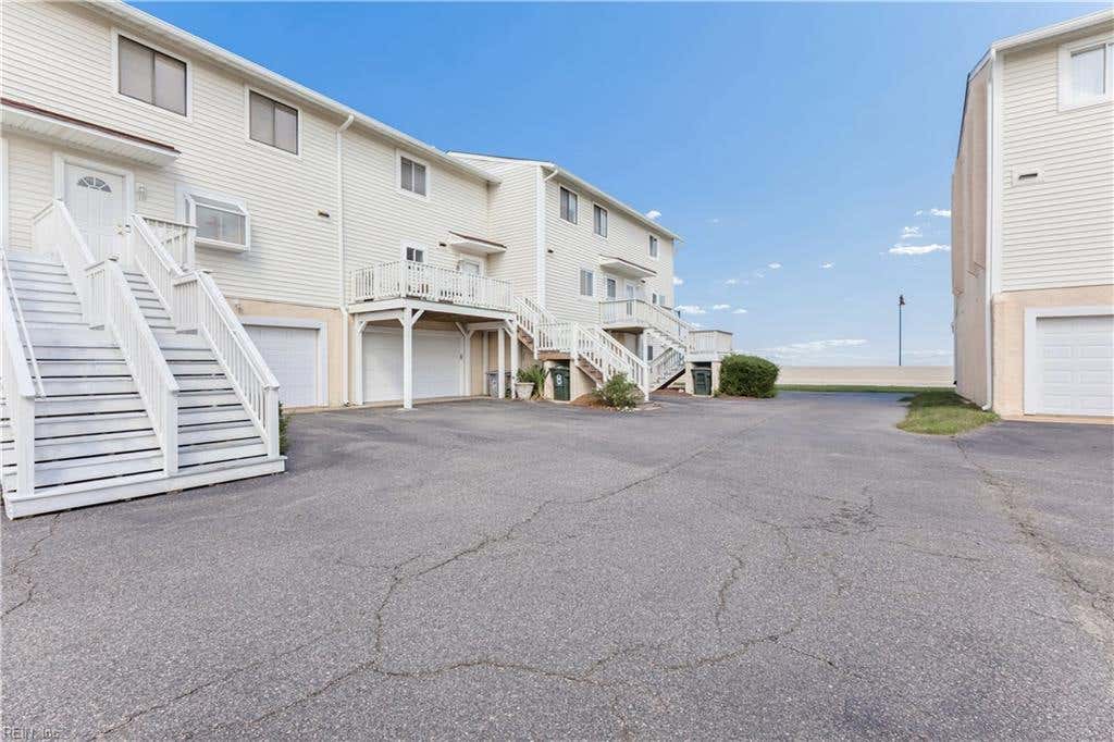 Photo of 8 Cantamar Court, Hampton, VA 23664 (MLS # 10649938)