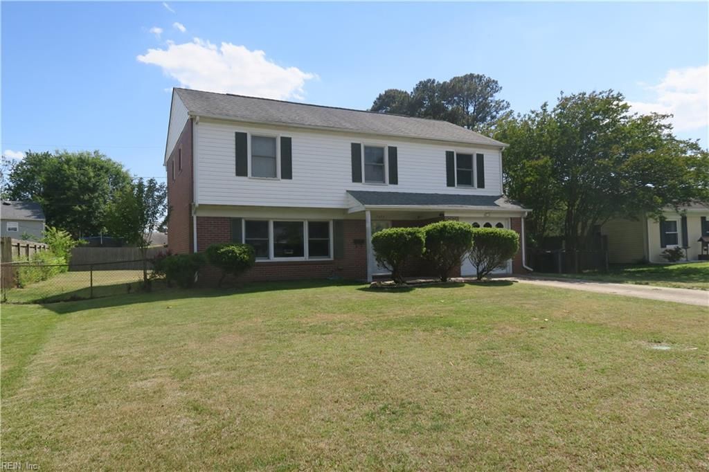 Photo of 4633 Crown Point Lane, Virginia Beach, VA 23462 (MLS # 10634091)