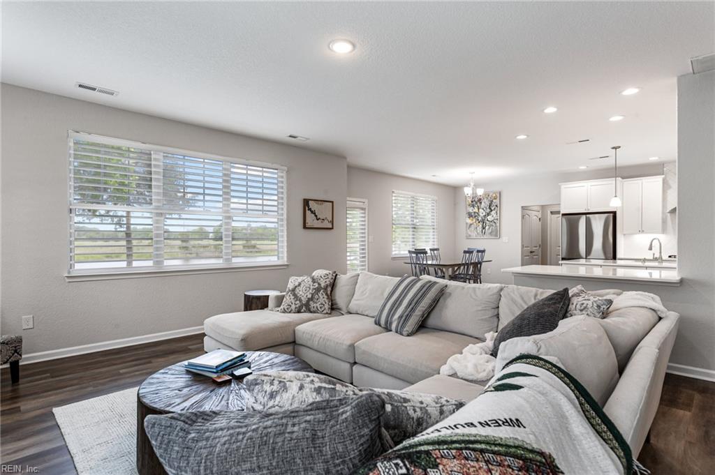 5060 Riverfront DR