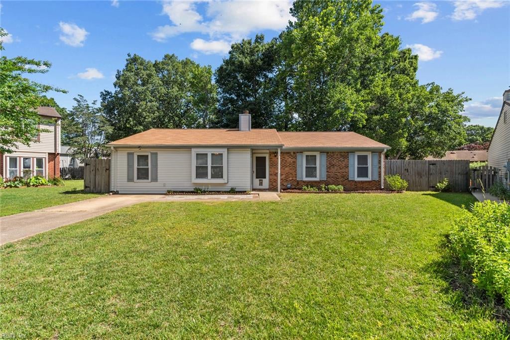 Photo of 904 Scarlet Oak Court N, Chesapeake, VA 23320 (MLS # 10646084)