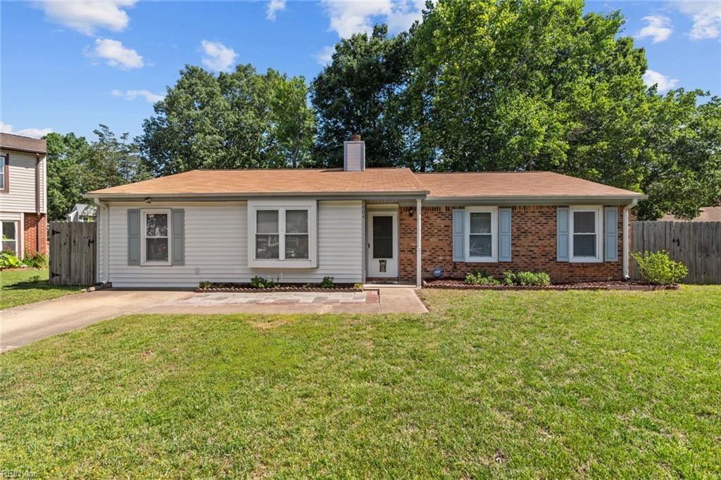 Photo of 904 Scarlet Oak Court N, Chesapeake, VA 23320 (MLS # 10646084)