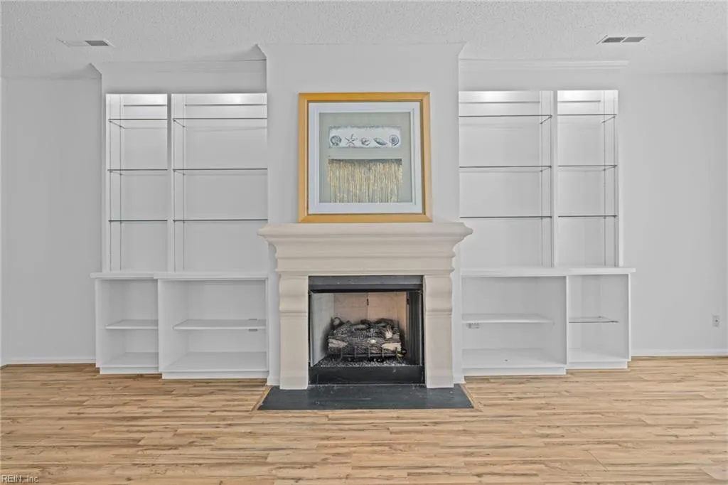 Virginia Beach, Virginia 23454, United States, 3 Bedrooms Bedrooms, ,3 BathroomsBathrooms,Residential,Active,120260