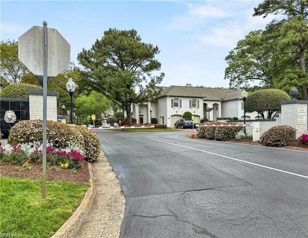 Virginia Beach, Virginia 23454, United States, 3 Bedrooms Bedrooms, ,3 BathroomsBathrooms,Residential,Active,120260