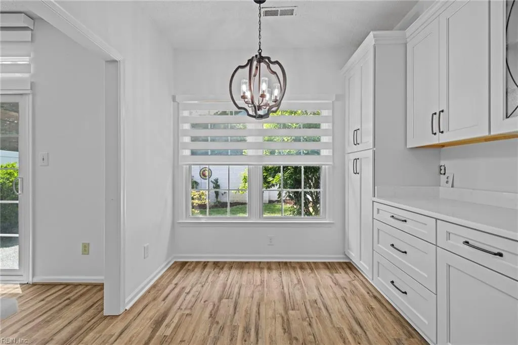 Virginia Beach, Virginia 23454, United States, 3 Bedrooms Bedrooms, ,3 BathroomsBathrooms,Residential,Active,120260