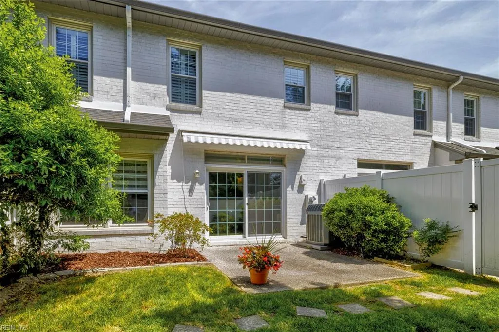 Virginia Beach, Virginia 23454, United States, 3 Bedrooms Bedrooms, ,3 BathroomsBathrooms,Residential,Active,120260