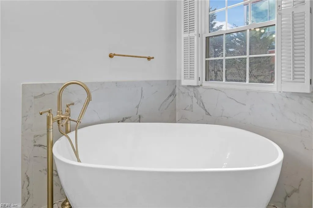 Virginia Beach, Virginia 23454, United States, 3 Bedrooms Bedrooms, ,3 BathroomsBathrooms,Residential,Active,120260