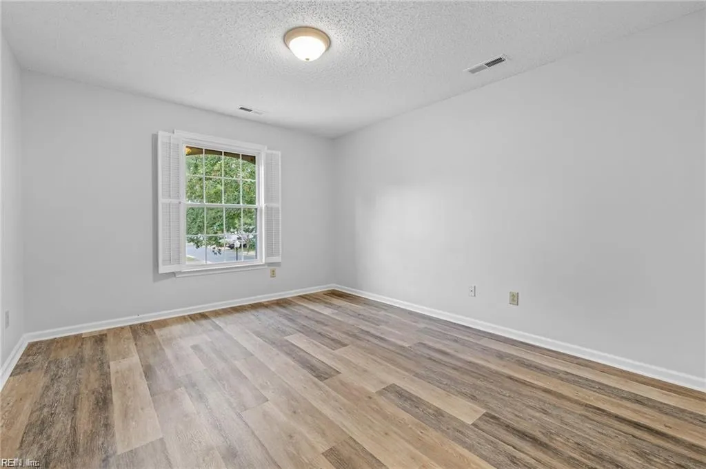 Virginia Beach, Virginia 23454, United States, 3 Bedrooms Bedrooms, ,3 BathroomsBathrooms,Residential,Active,120260