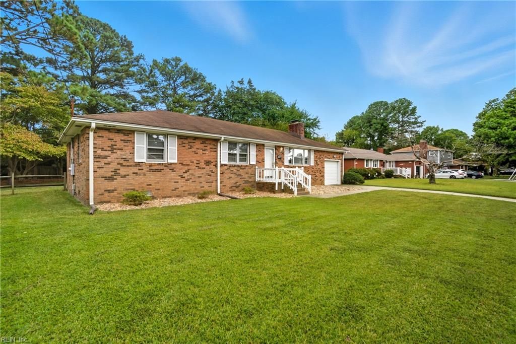 Photo of 1052 Miles Standish Road, Virginia Beach, VA 23455 (MLS # 10604712)