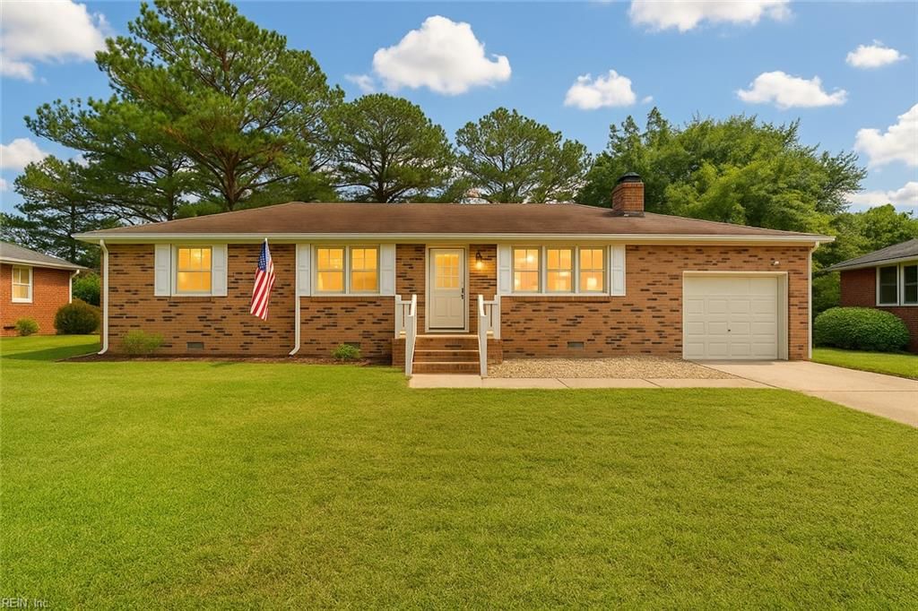 Photo of 1052 Miles Standish Road, Virginia Beach, VA 23455 (MLS # 10604712)
