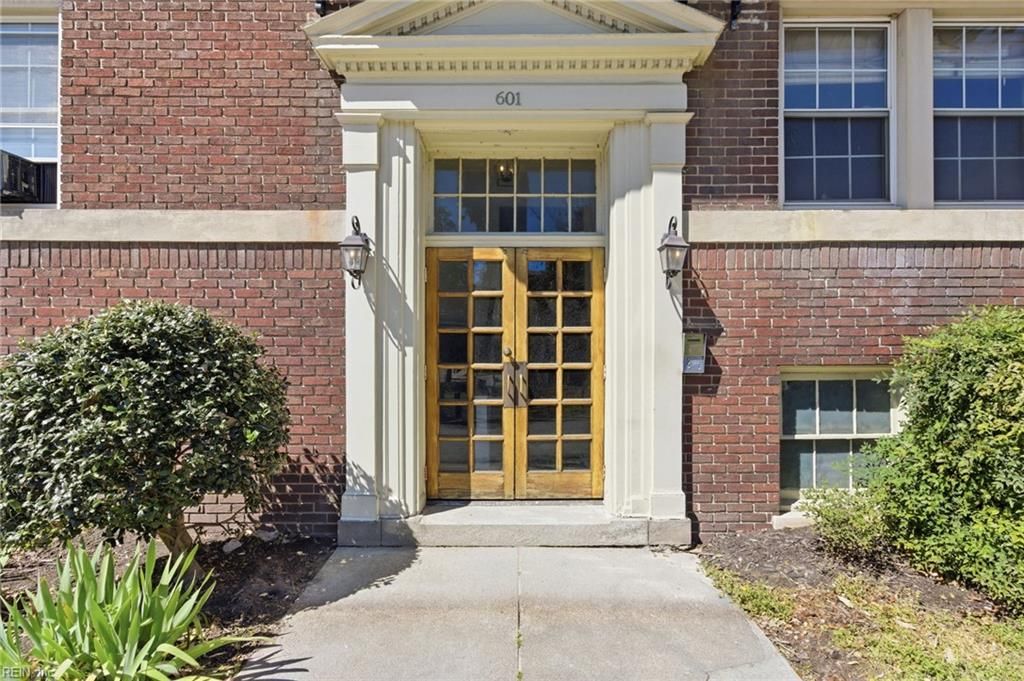 Photo of 600 W Olney Road #303, Norfolk, VA 23507 (MLS # 10626452)