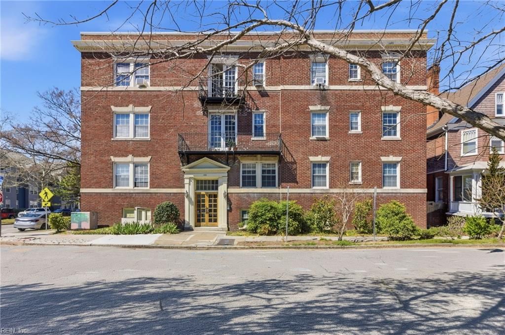 Photo of 600 W Olney Road #303, Norfolk, VA 23507 (MLS # 10626452)