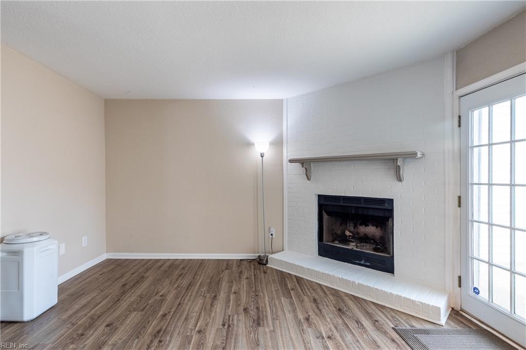 888 Jamestown Landing RD