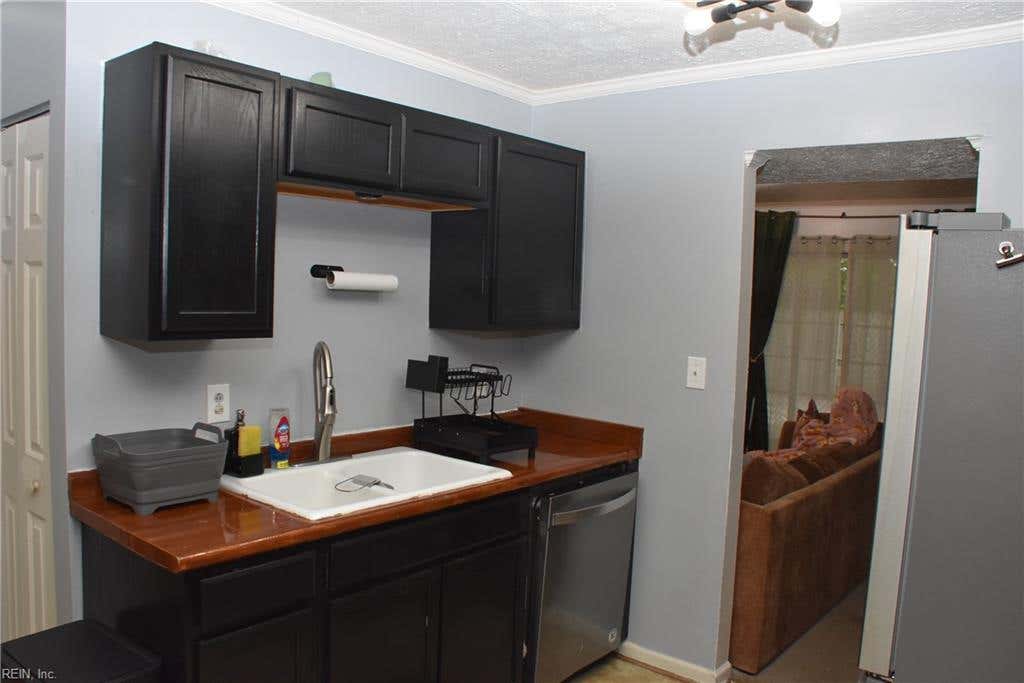 Photo of 31 Oneonta Drive, Newport News, VA 23602 (MLS # 10647815)