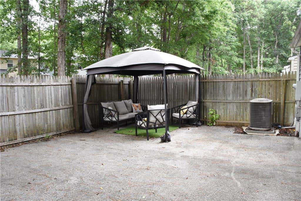 Photo of 31 Oneonta Drive, Newport News, VA 23602 (MLS # 10647815)