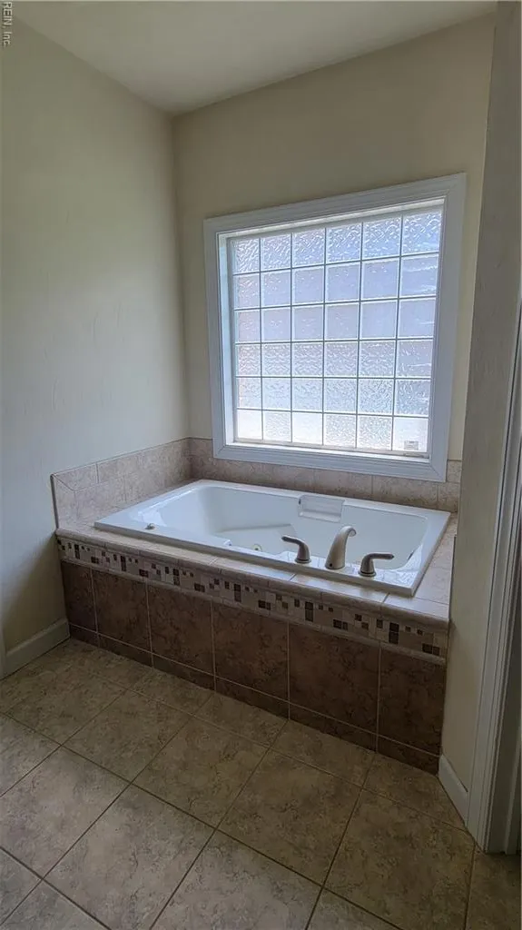 Chesapeake, Virginia 23322, United States, 4 Bedrooms Bedrooms, ,3 BathroomsBathrooms,Residential,Active,196376