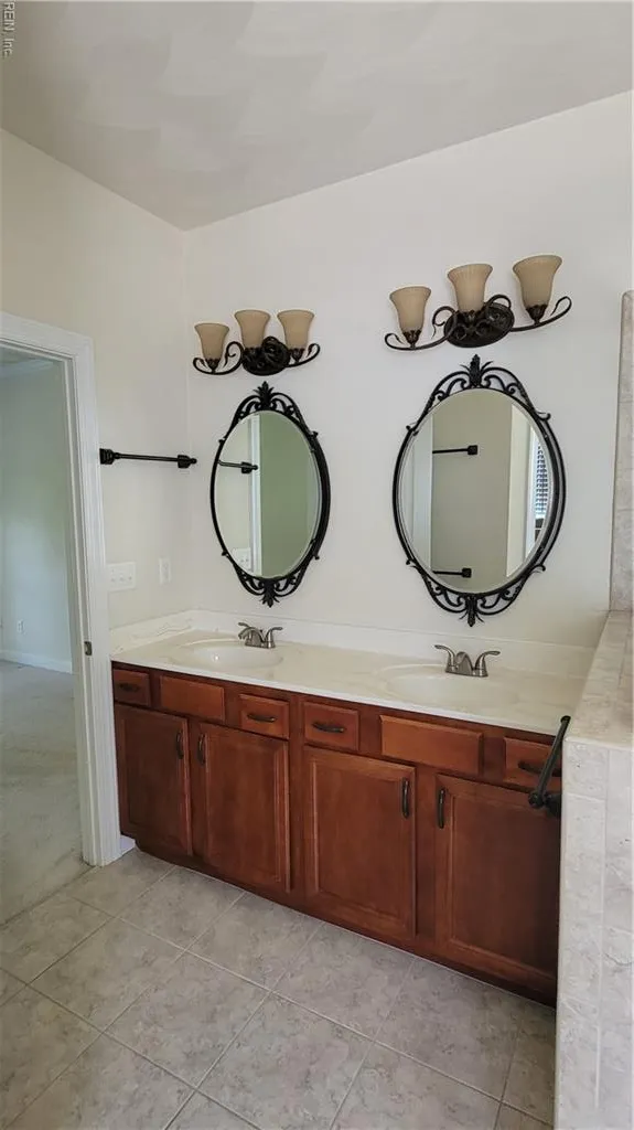 Chesapeake, Virginia 23322, United States, 4 Bedrooms Bedrooms, ,3 BathroomsBathrooms,Residential,Active,196376