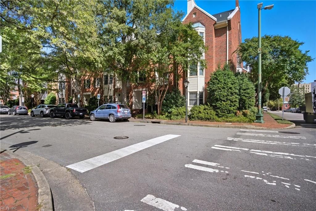 Photo of 230 College Pl Pl #213, Norfolk, VA 23510 (MLS # 10621413)