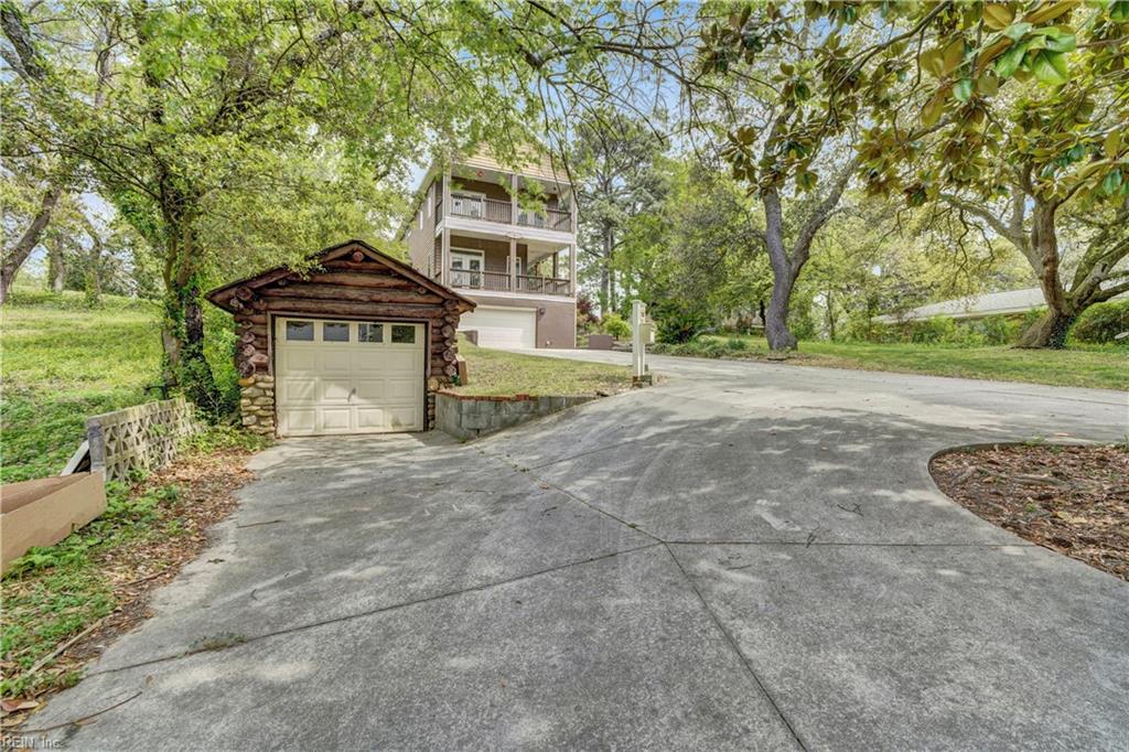 2910 Pretty Lake AVE