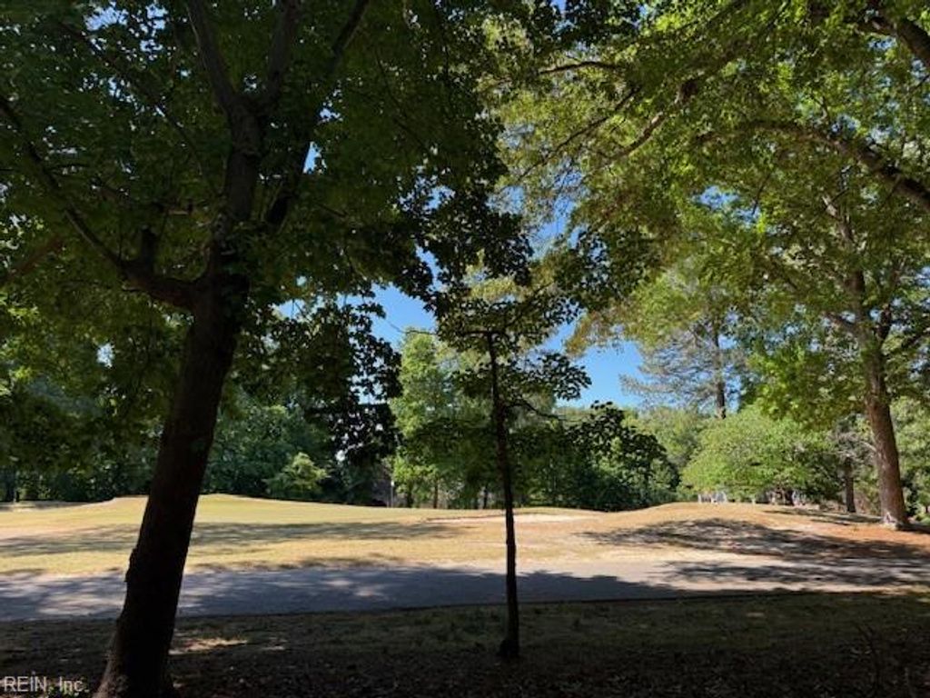 Photo of 220 Ashford Manor, Williamsburg, VA 23188 (MLS # 10633345)