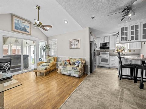 Single Family Residence in Virginia Beach VA 1276 Paramore Drive 9.jpg
