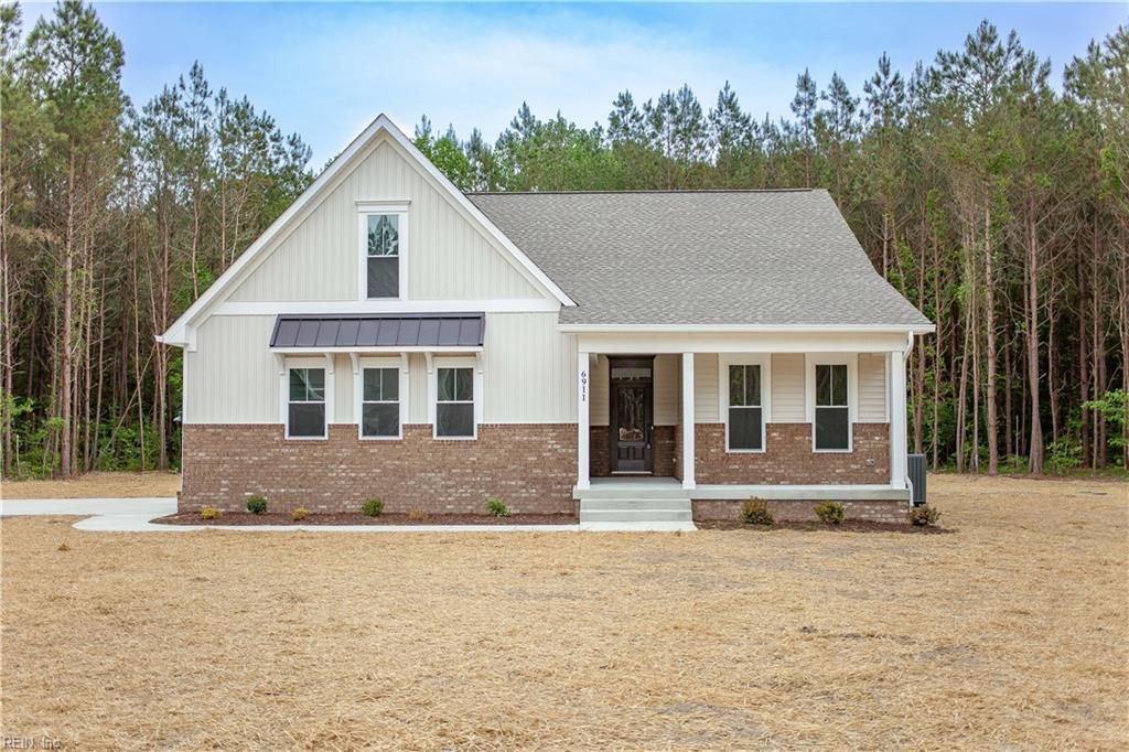 Photo of 6911 Sunset Cove Lane, Gloucester, VA 23061 (MLS # 10632698)