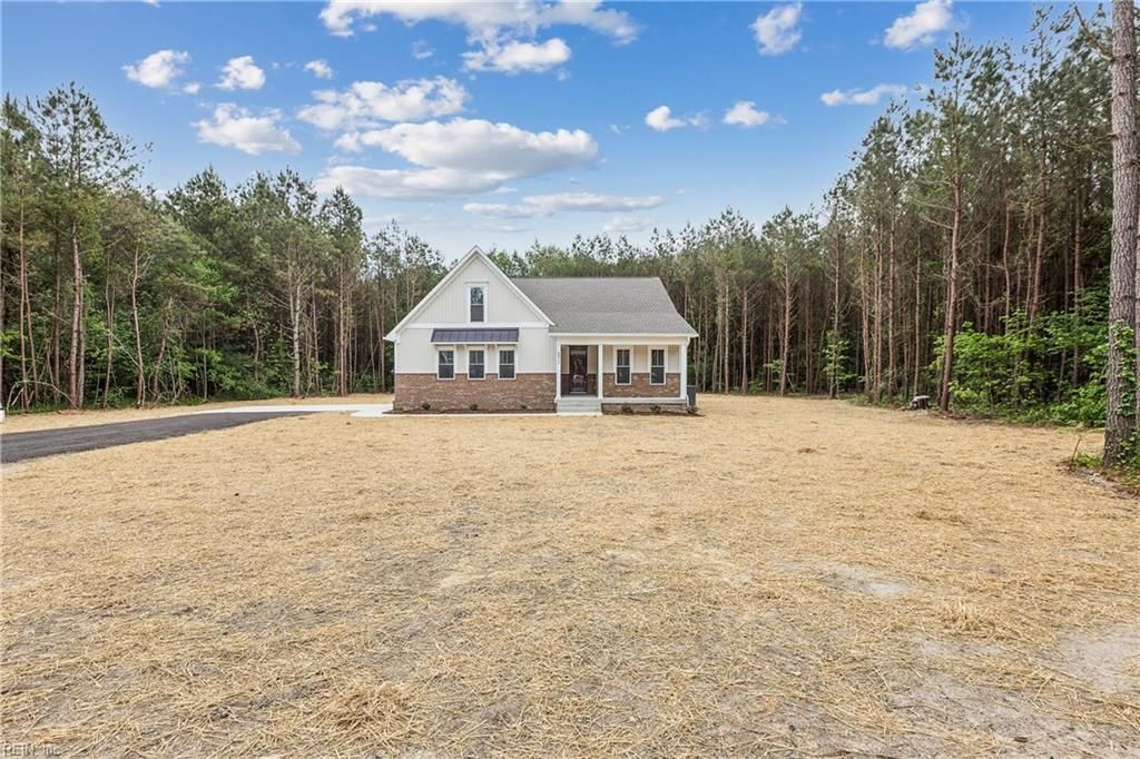 Photo of 6911 Sunset Cove Lane, Gloucester, VA 23061 (MLS # 10632698)