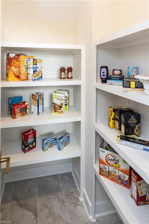 Suffolk, Virginia 23433, United States, 4 Bedrooms Bedrooms, ,4 BathroomsBathrooms,Residential,Pending,17249