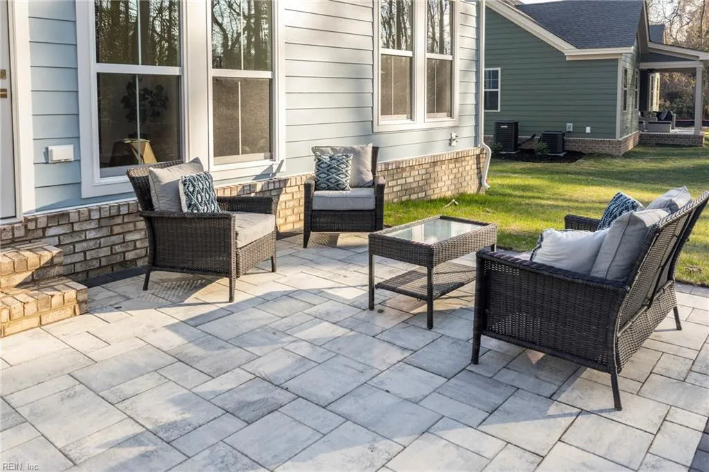 Suffolk, Virginia 23433, United States, 4 Bedrooms Bedrooms, ,4 BathroomsBathrooms,Residential,Pending,17249